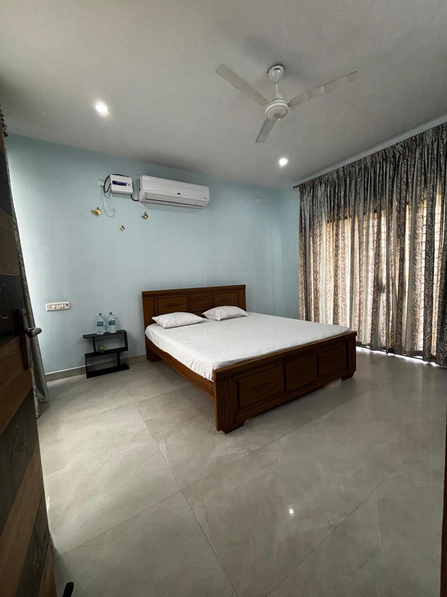 Ezhilagam Stays Chennai Quarto foto