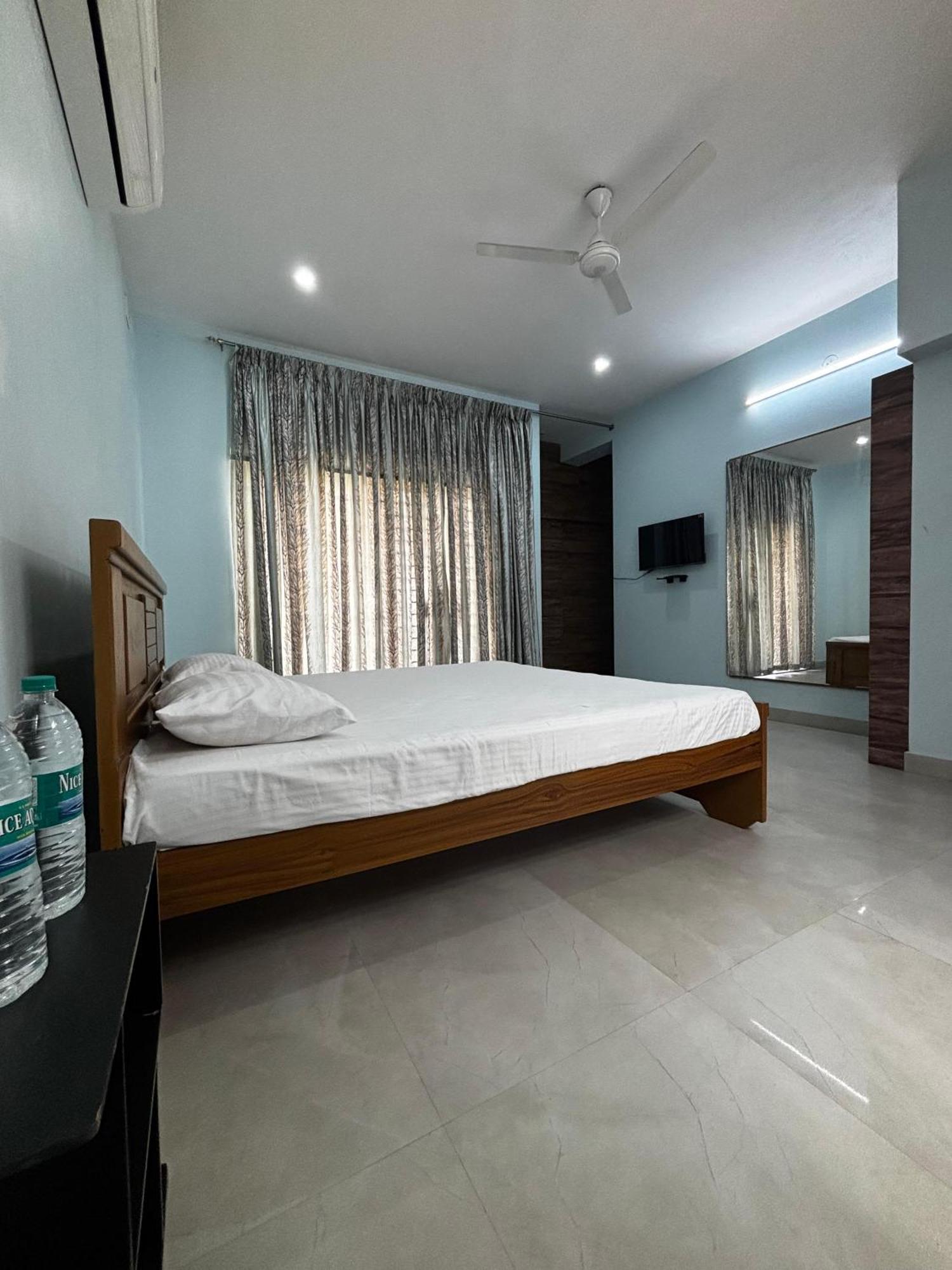 Ezhilagam Stays Chennai Quarto foto